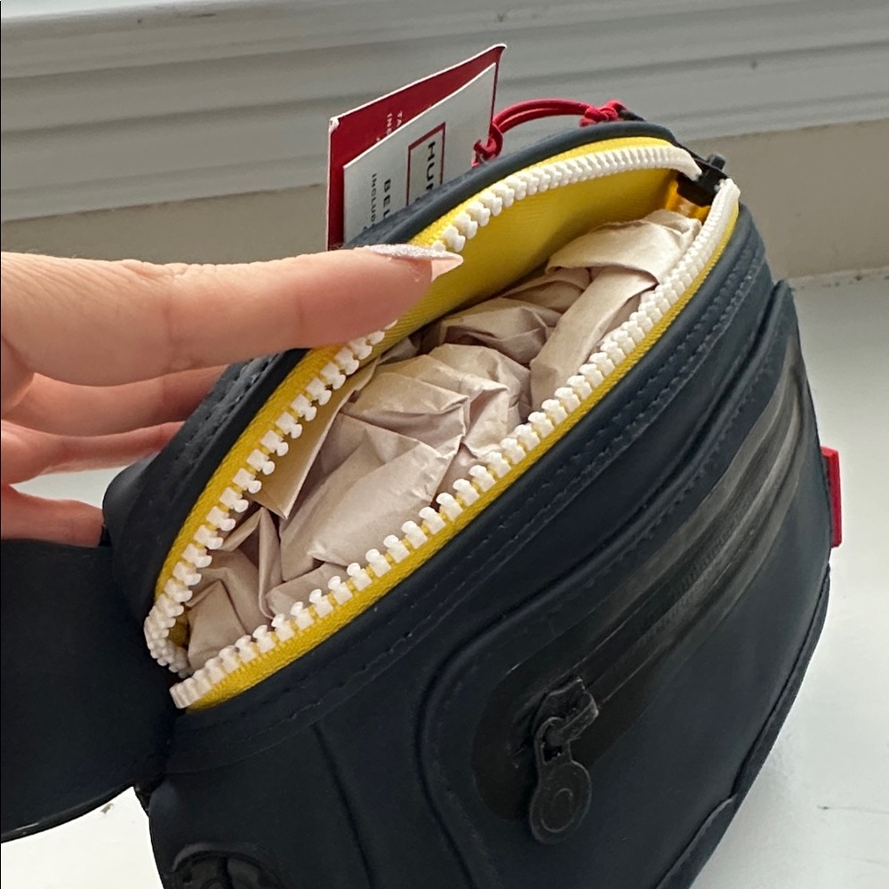 Hunter Brand Dark Blue Belt Bag with Yellow Accent - Picture 9 of 10